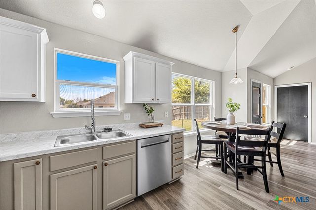 2207 Stoneham, Temple, TX 76504