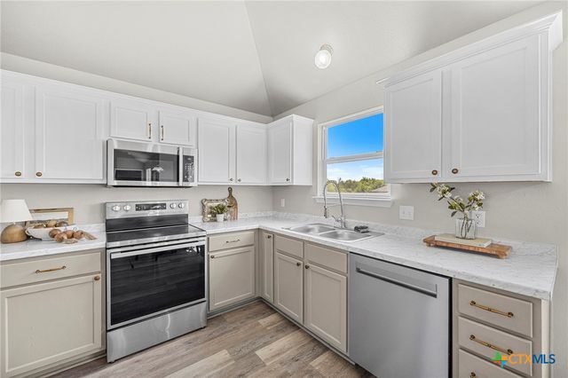 2207 Stoneham, Temple, TX 76504