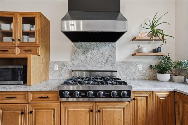 718 N Old Suman Road, Valparaiso, IN 46383