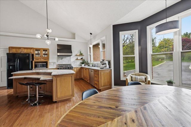 718 N Old Suman Road, Valparaiso, IN 46383
