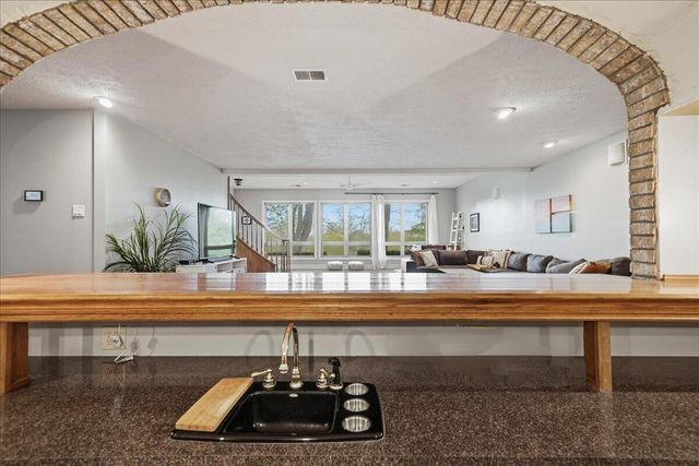 718 N Old Suman Road, Valparaiso, IN 46383