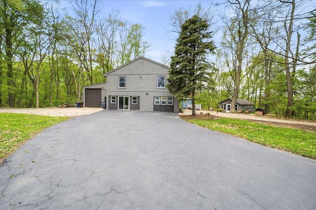 718 N Old Suman Road, Valparaiso, IN 46383