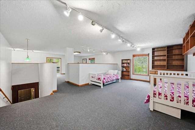 718 N Old Suman Road, Valparaiso, IN 46383