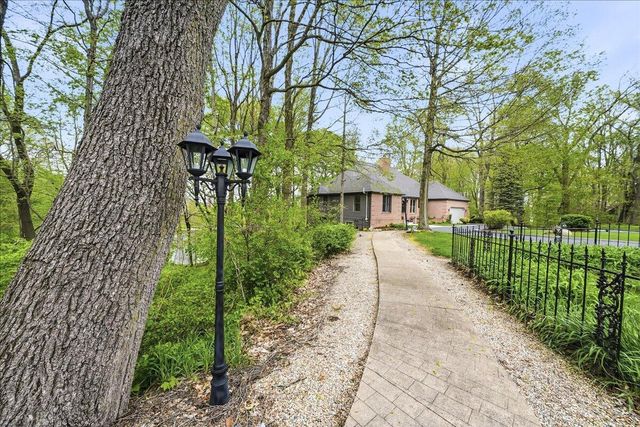 718 N Old Suman Road, Valparaiso, IN 46383