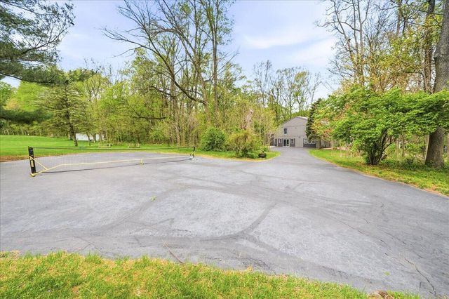 718 N Old Suman Road, Valparaiso, IN 46383
