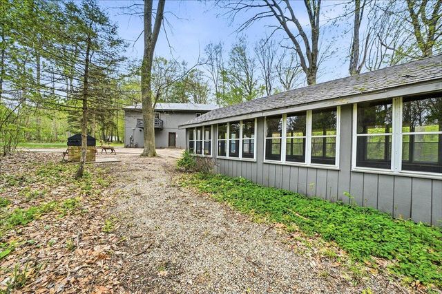 718 N Old Suman Road, Valparaiso, IN 46383