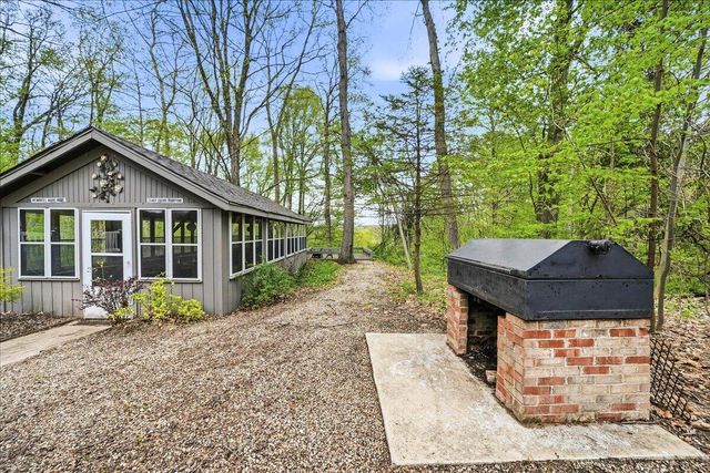 718 N Old Suman Road, Valparaiso, IN 46383
