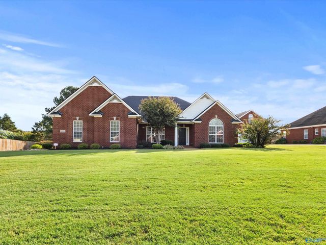 24090 Chadwick Drive, Athens, AL 35613