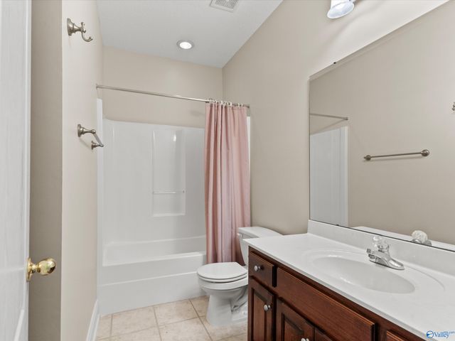 24090 Chadwick Drive, Athens, AL 35613
