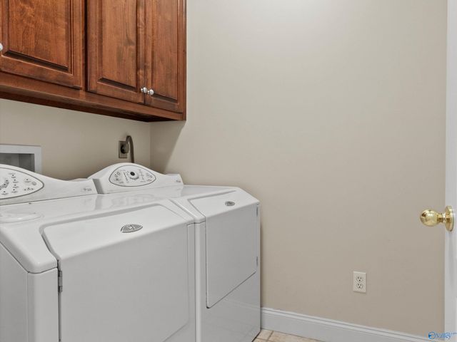 24090 Chadwick Drive, Athens, AL 35613