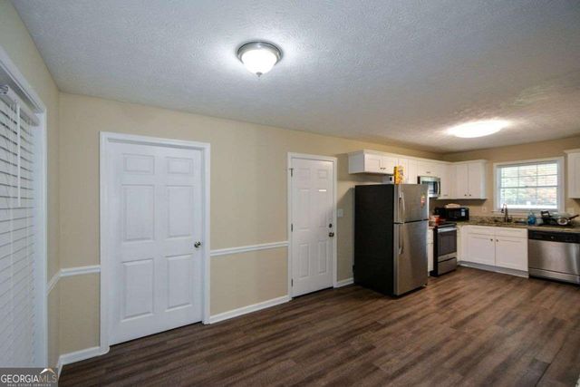 2895 FAIRVIEW Road, Covington, GA 30016