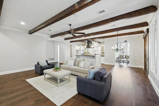 1014 Oak Tree Drive, Fort Worth, TX 76140