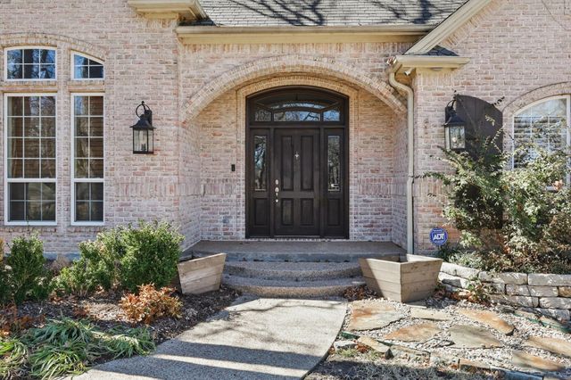 1014 Oak Tree Drive, Fort Worth, TX 76140