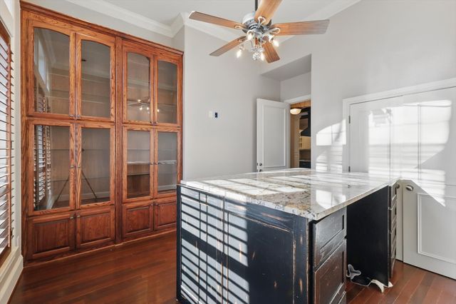 1014 Oak Tree Drive, Fort Worth, TX 76140