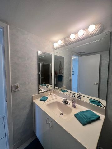 101 Briny Avenue 811, Pompano Beach, FL 33062