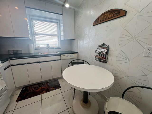 101 Briny Avenue 811, Pompano Beach, FL 33062