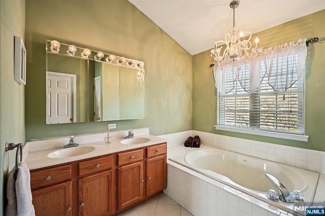 5 Forest View Drive, Berkeley, NJ 08721