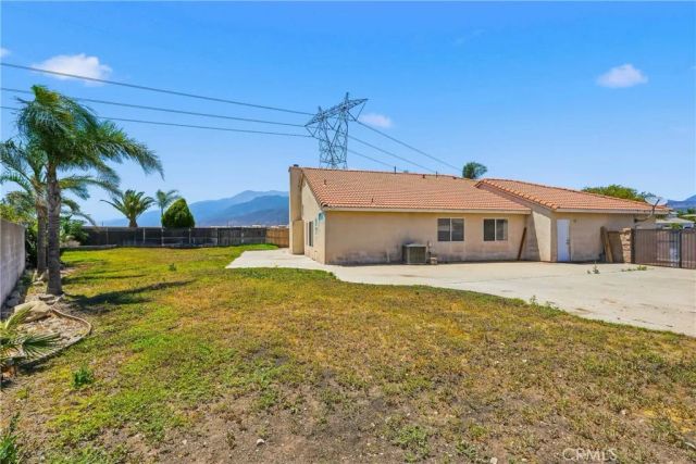 2885 W Calle Vista, Rialto, CA 92377