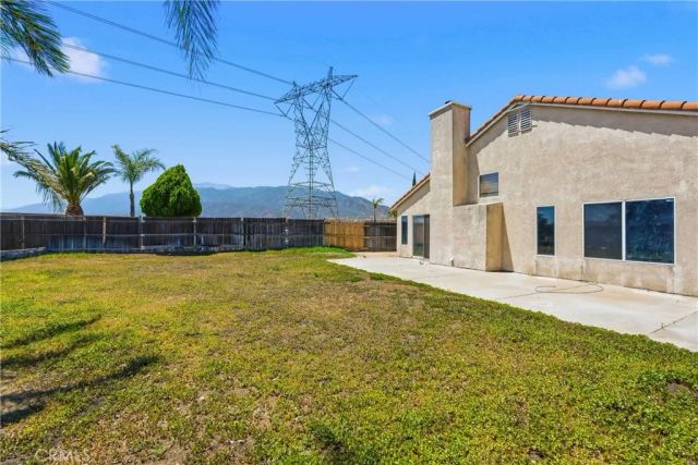 2885 W Calle Vista, Rialto, CA 92377