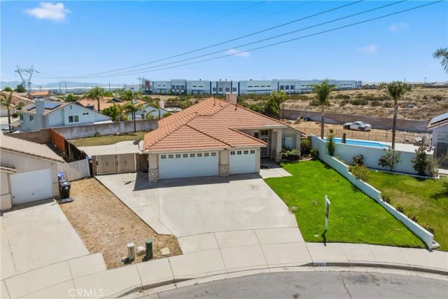 2885 W Calle Vista, Rialto, CA 92377