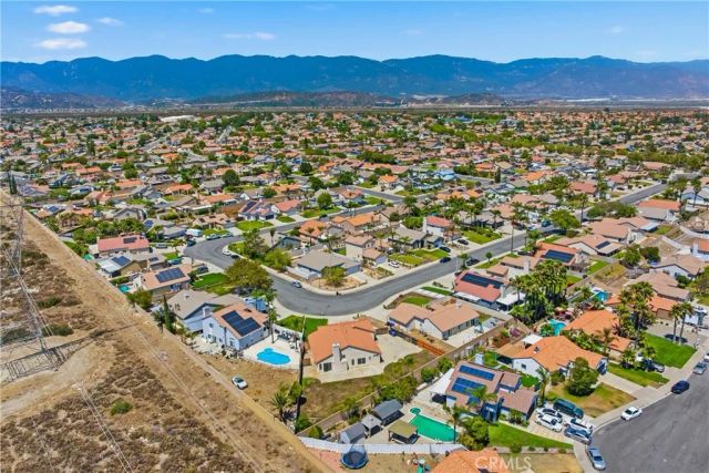 2885 W Calle Vista, Rialto, CA 92377