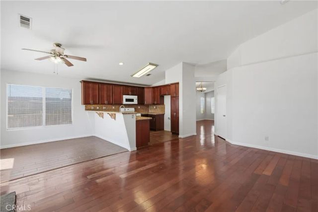 2885 W Calle Vista, Rialto, CA 92377