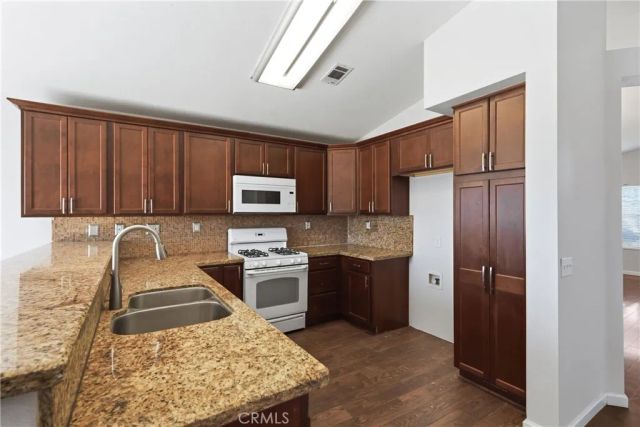 2885 W Calle Vista, Rialto, CA 92377