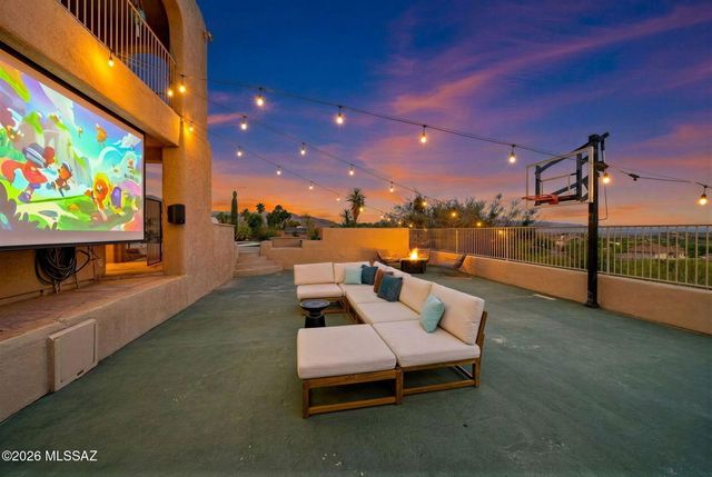 6255 N Wilmot Road, Tucson, AZ 85750