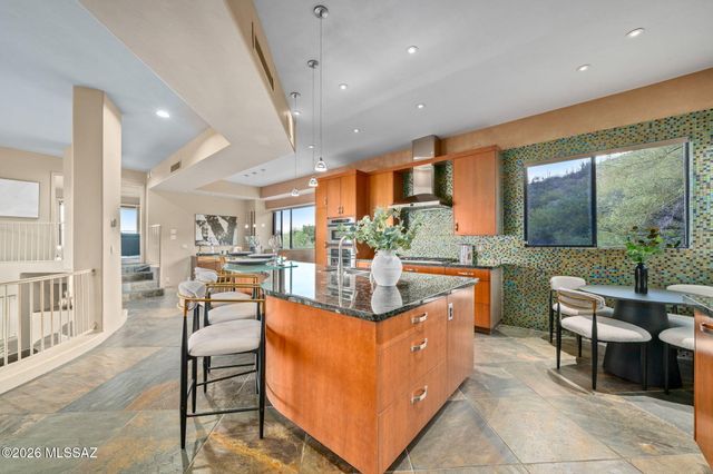 6255 N Wilmot Road, Tucson, AZ 85750