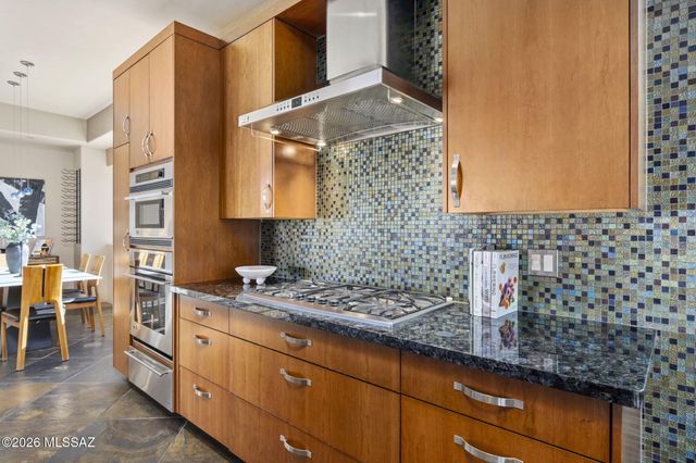 6255 N Wilmot Road, Tucson, AZ 85750
