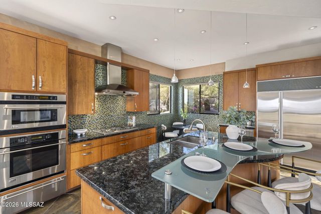 6255 N Wilmot Road, Tucson, AZ 85750