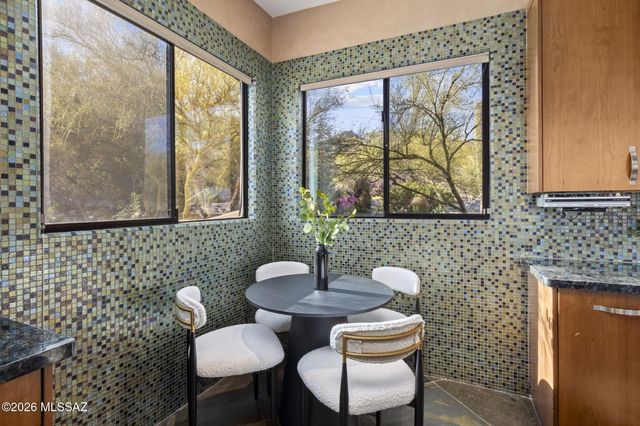 6255 N Wilmot Road, Tucson, AZ 85750