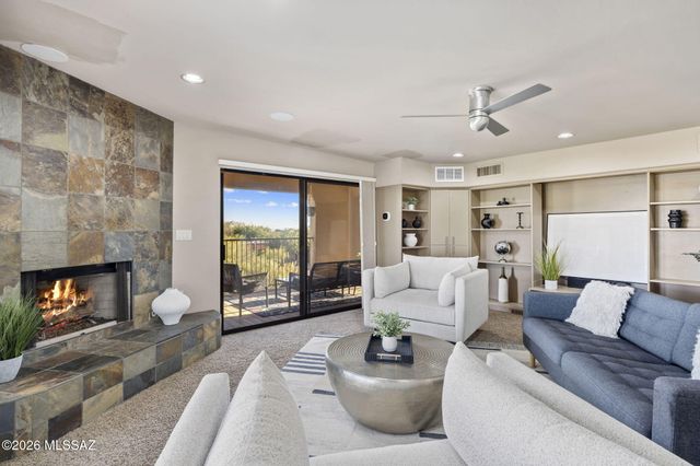 6255 N Wilmot Road, Tucson, AZ 85750
