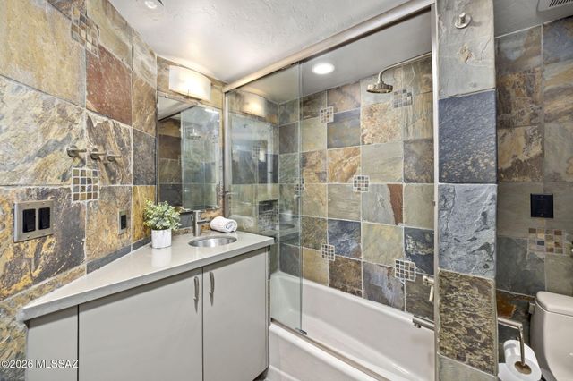 6255 N Wilmot Road, Tucson, AZ 85750