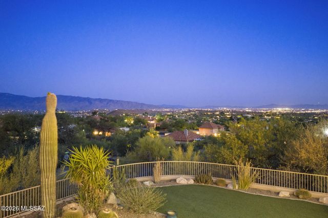 6255 N Wilmot Road, Tucson, AZ 85750