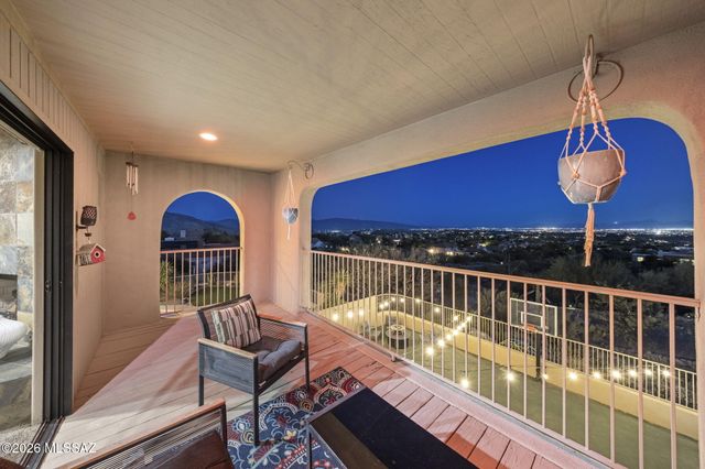 6255 N Wilmot Road, Tucson, AZ 85750