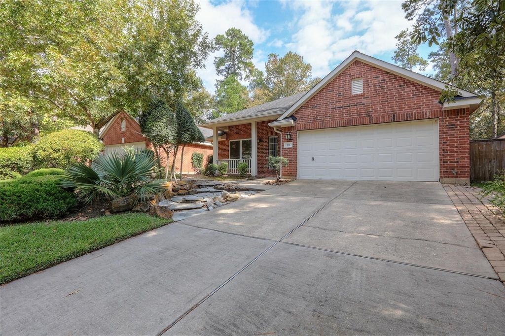 131 Avonlea Drive, The Woodlands, TX 77382