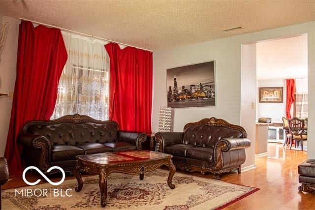 10105 Yosemite Lane, Indianapolis, IN 46234