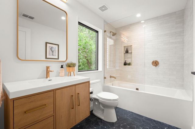 5511 Joe Sayers Ave B, Austin, TX 78756