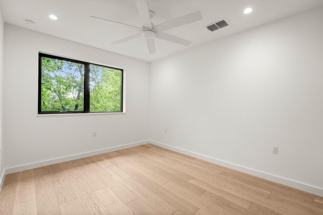 5511 Joe Sayers Ave B, Austin, TX 78756
