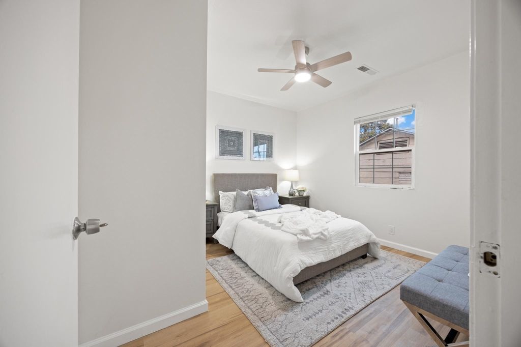 Image 19 of property listing at 10306 10306 Pippin St, Oakland, CA 94603