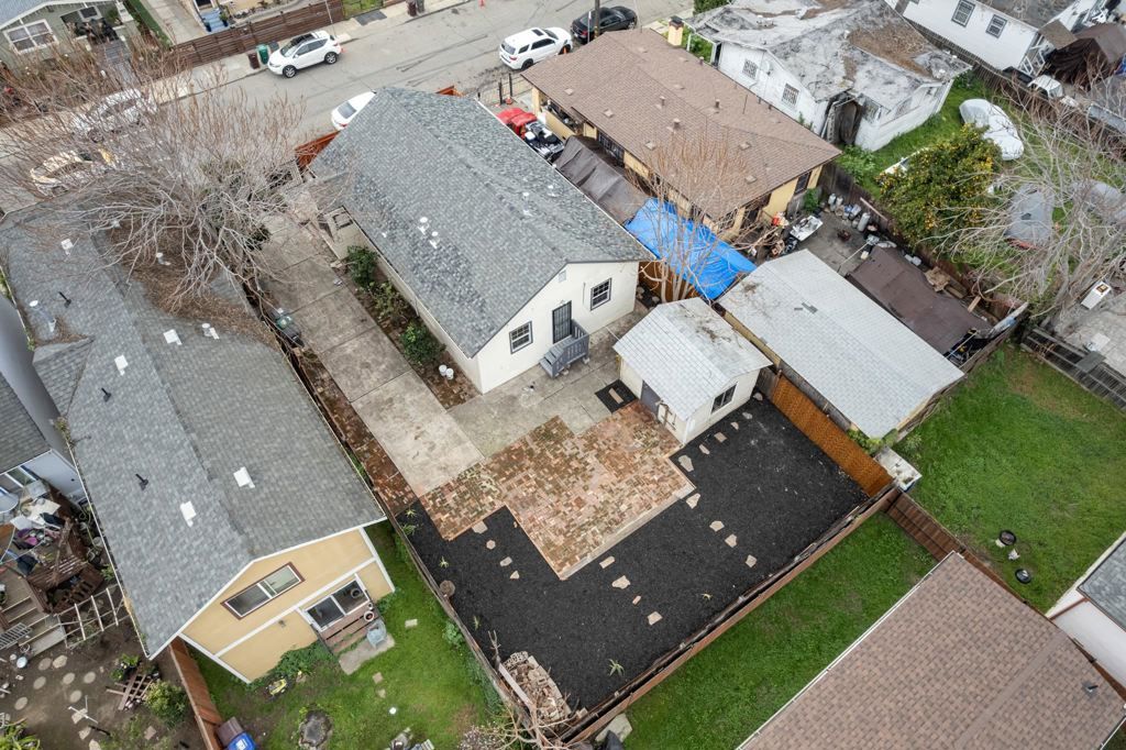 Image 33 of property listing at 10306 10306 Pippin St, Oakland, CA 94603