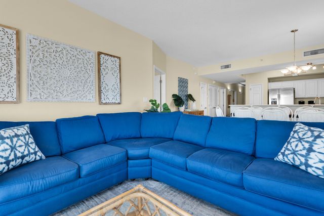 8577 Gulf Boulevard APT 501, Navarre, FL 32566