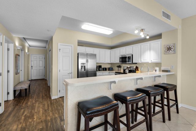 8577 Gulf Boulevard APT 501, Navarre, FL 32566