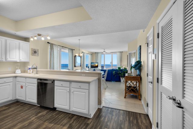 8577 Gulf Boulevard APT 501, Navarre, FL 32566