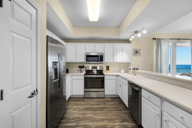 8577 Gulf Boulevard APT 501, Navarre, FL 32566