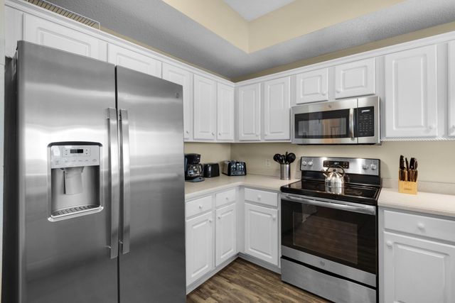 8577 Gulf Boulevard APT 501, Navarre, FL 32566