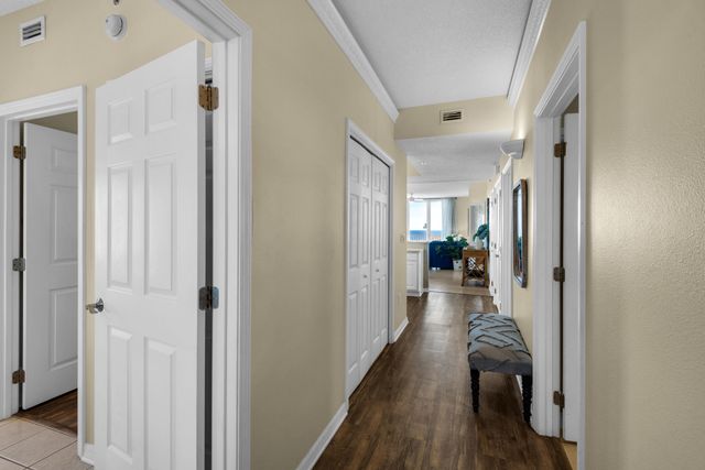 8577 Gulf Boulevard APT 501, Navarre, FL 32566