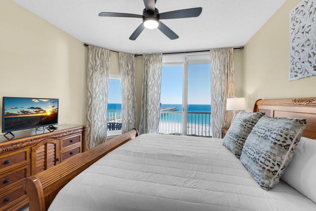 8577 Gulf Boulevard APT 501, Navarre, FL 32566