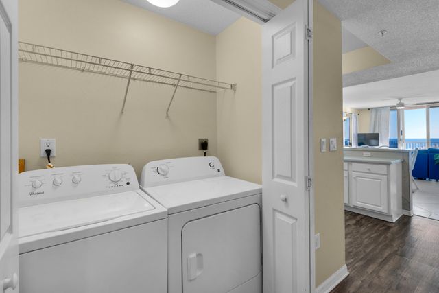 8577 Gulf Boulevard APT 501, Navarre, FL 32566